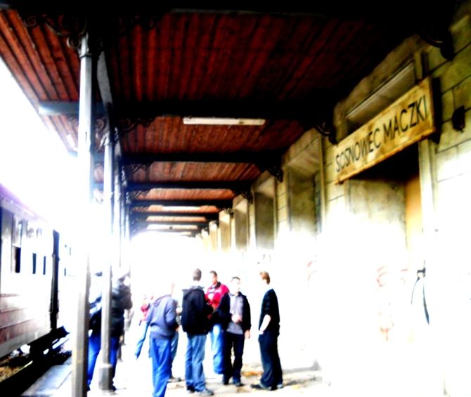 Sosnowiec Maczki, prześwietlone zdjęcie i zapomniana stacja dość dobrze oddają aurę widmowego dworca