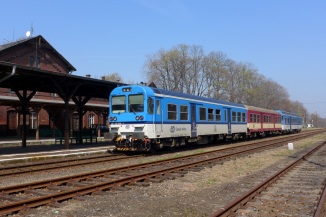 Pociąg pospieszny Sp 1662 z Ostravy-Svinova do Jeseníka na stacji w Głuchołazach, 31.03.14.